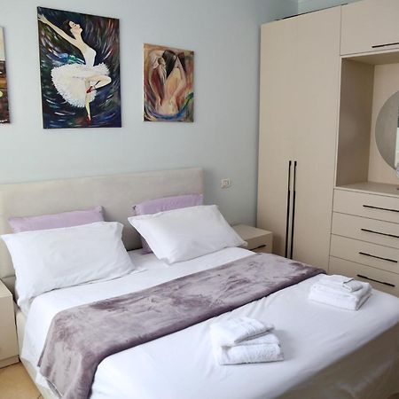 Stay At An Artist'S Place! Тирана Екстер'єр фото