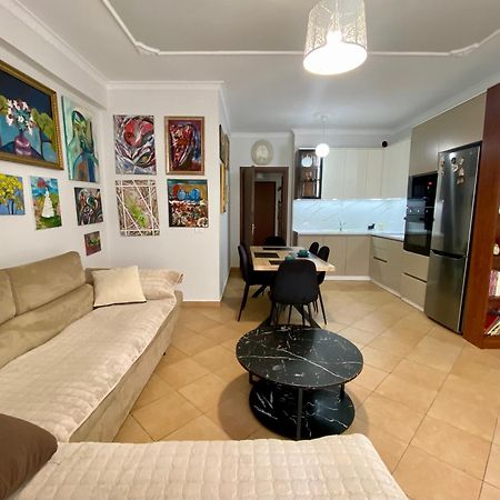 Stay At An Artist'S Place! Тирана Екстер'єр фото