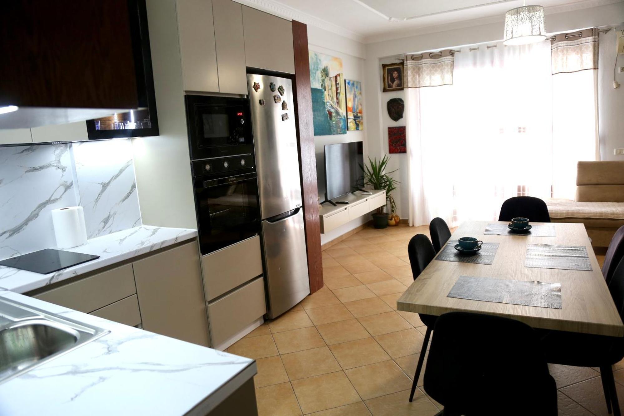 Stay At An Artist'S Place! Тирана Екстер'єр фото